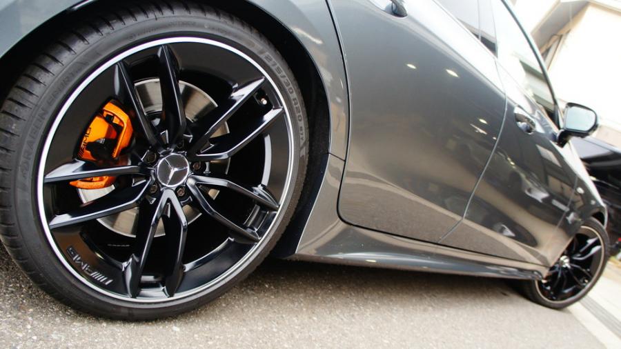 キャリパー塗装施工事例：ベンツCLS53AMG　キャリパー・ローター塗装COLOR:#030 Royal art pearl orange gold、#005 Deep coal black IMG9_2132_90BJRE_sub9.jpg