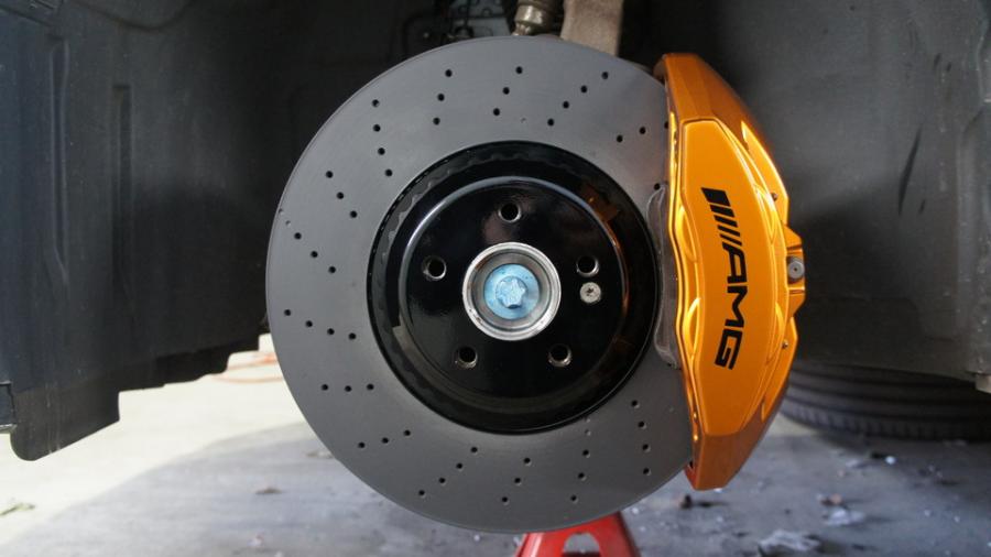 キャリパー塗装施工事例：ベンツCLS53AMG　キャリパー塗装　COLOR:#030 Royal art pearl orange gold　ローター塗装COLOR:#005 Deep coal black IMG9_2138_XYvfA9_sub1.jpg