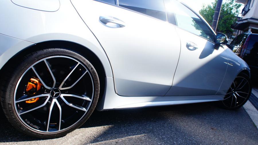 キャリパー塗装施工事例：ベンツCLS53AMG　キャリパー塗装　COLOR:#030 Royal art pearl orange gold　ローター塗装COLOR:#005 Deep coal black IMG9_2138_XYvfA9_sub4.jpg