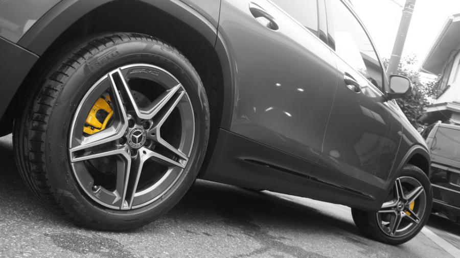 キャリパー塗装施工事例：ベンツGLB200d　キャリパー塗装　COLOR:#002 giallo modena IMG9_2149_3FKGM9_sub9.jpg