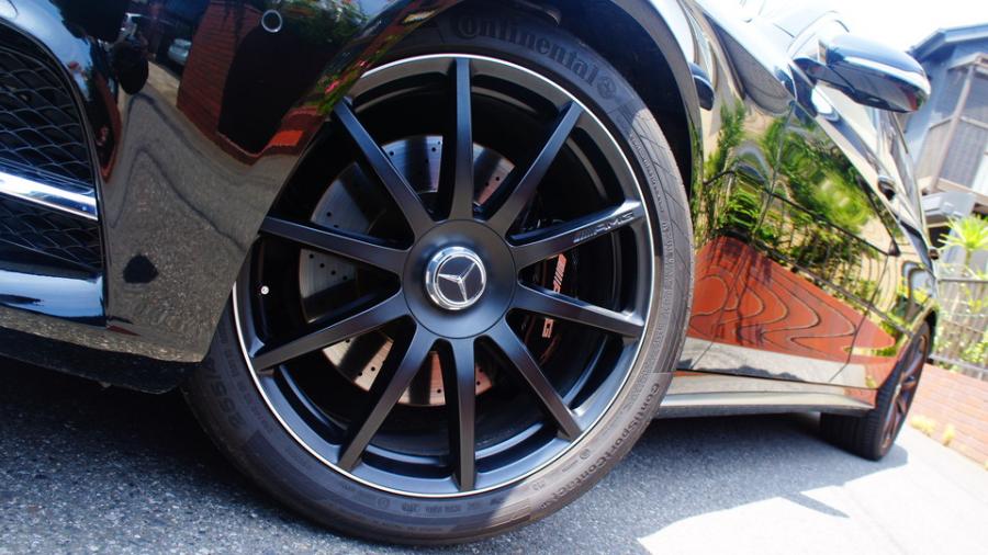 キャリパー塗装施工事例：ベンツSクラス　キャリパー塗装　COLOR:#005 Deep coal black IMG9_2151_qfV7at_sub3.jpg