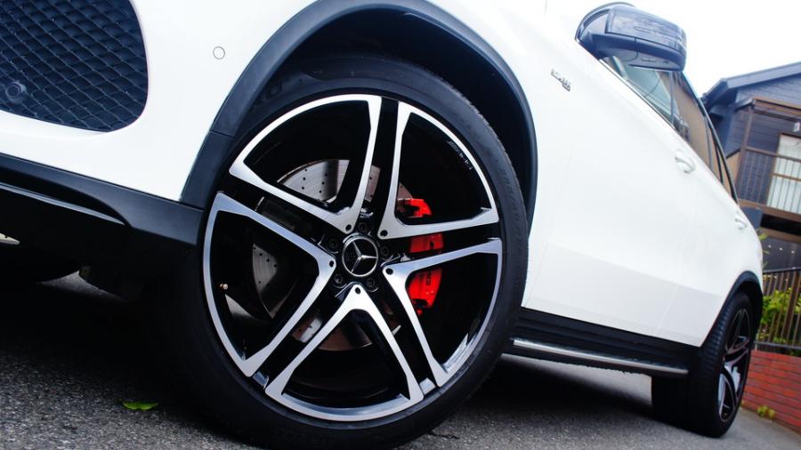 キャリパー塗装施工事例：ベンツGLE43AMGクーペ　キャリパー塗装COLOR:#001 Italian losso solid IMG9_2154_NgfJRs_sub4.jpg