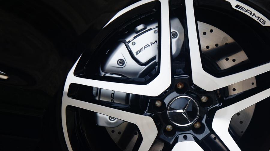 キャリパー塗装施工事例：ベンツCL63AMG　キャリパー塗装COLOR:#052 Premium platinum silver IMG9_2161_C0Sb7m_sub5.jpg