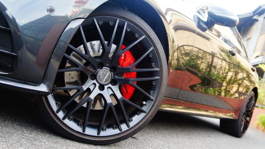 キャリパー塗装施工事例：ベンツCLS450　キャリパー塗装COLOR:#001 Italian losso solid　ローター塗装COLOR:#005 Deep coal black IMG9_2184_z4XEUP_sub3.jpg