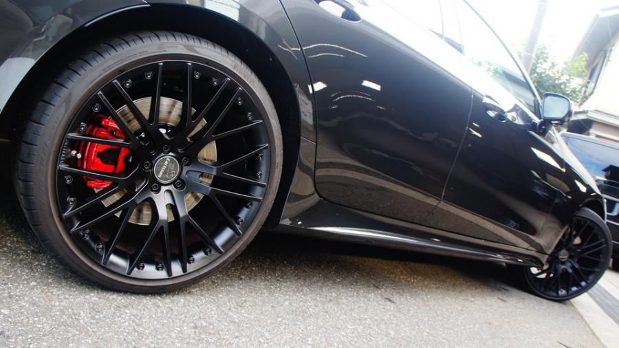 キャリパー塗装施工事例：ベンツCLS450　キャリパー塗装COLOR:#001 Italian losso solid　ローター塗装COLOR:#005 Deep coal black IMG9_2184_z4XEUP_sub5.jpg