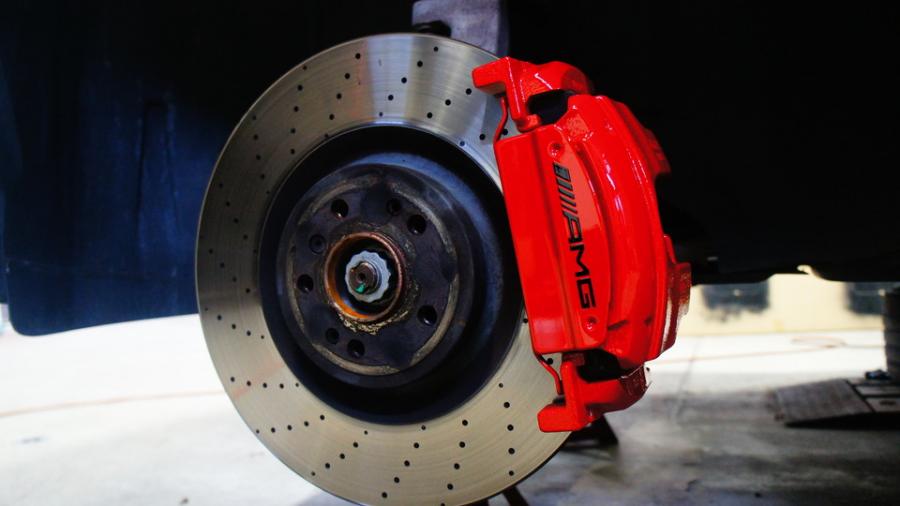 ベンツGLE43AMG　キャリパー塗装COLOR:#001 Italian losso solid