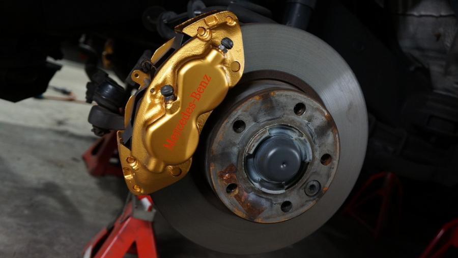 キャリパー塗装施工事例：ベンツW463　キャリパー塗装COLOR:#003 Tokyo midnight gold IMG9_2211_hyu6AD_sub1.jpg