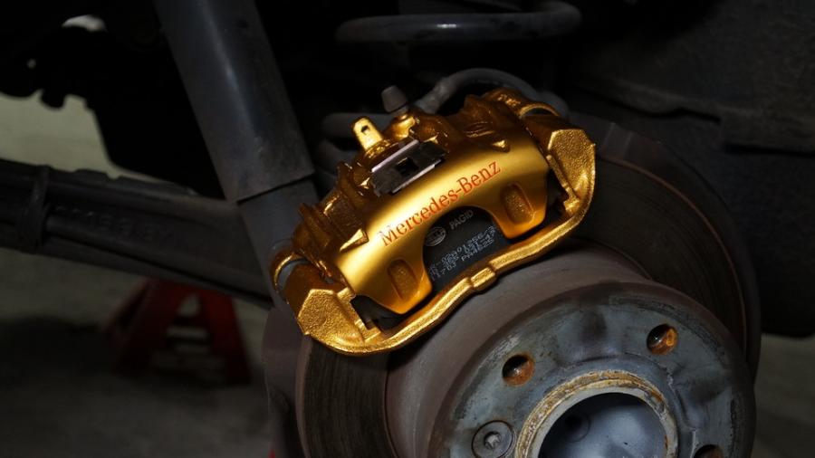 キャリパー塗装施工事例：ベンツW463　キャリパー塗装COLOR:#003 Tokyo midnight gold IMG9_2211_hyu6AD_sub2.jpg