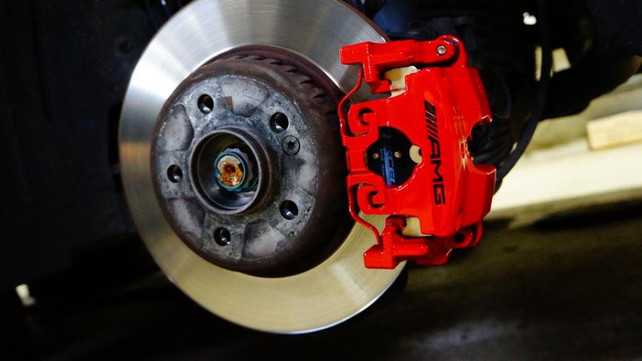 キャリパー塗装施工事例：ベンツC200　キャリパー塗装COLOR:#001 Italian losso solid　ディクセルZタイプパット装着 IMG9_2219_nNoaIo_sub2.jpg