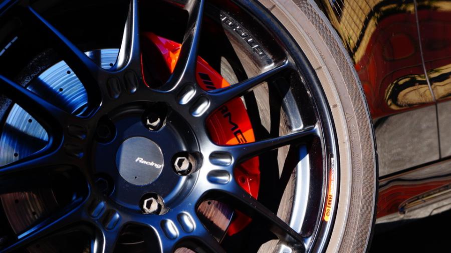 キャリパー塗装施工事例：ベンツC200　キャリパー塗装COLOR:#001 Italian losso solid　ディクセルZタイプパット装着 IMG9_2219_nNoaIo_sub4.jpg