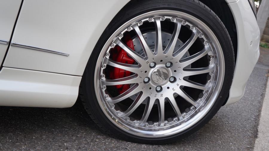 キャリパー塗装施工事例：ベンツEクラスカブリオレ　キャリパー塗装COLOR:#001 Italian losso solid IMG9_2233_i2o9SA_sub3.jpg