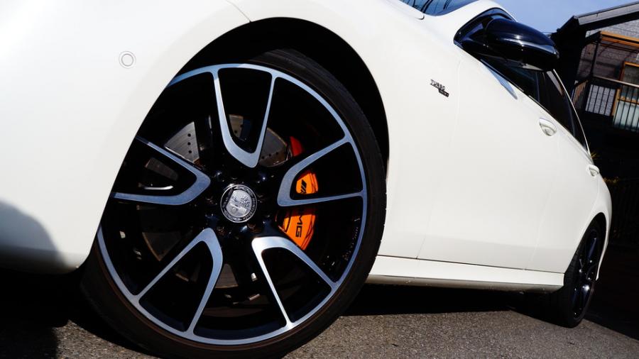 キャリパー塗装施工事例：ベンツE43AMG キャリパー塗装COLOR:#030 Royal art pearl orange gold IMG9_2257_QAoAUA_sub3.jpg