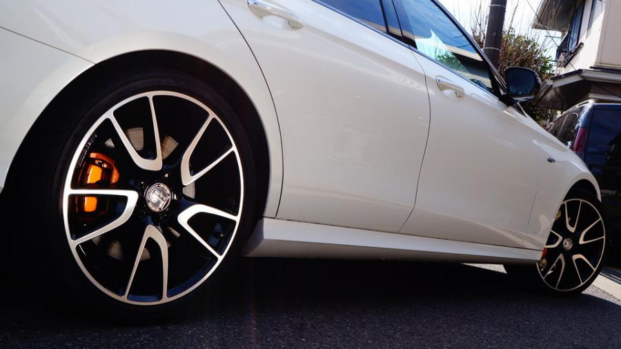 キャリパー塗装施工事例：ベンツE43AMG キャリパー塗装COLOR:#030 Royal art pearl orange gold IMG9_2257_QAoAUA_sub6.jpg