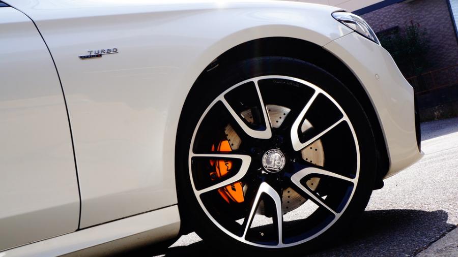 キャリパー塗装施工事例：ベンツE43AMG キャリパー塗装COLOR:#030 Royal art pearl orange gold IMG9_2257_QAoAUA_sub7.jpg