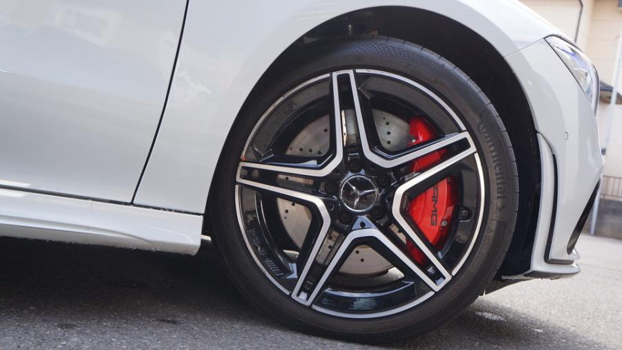 キャリパー塗装施工事例：ベンツCLA35AMG　キャリパー塗装COLOR:#001 Italian losso solid　D-DASHダストダウンパット前後装着 IMG9_2270_09h3SB_sub5.jpg