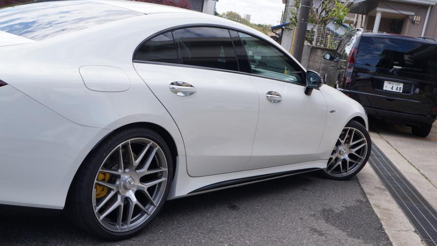 キャリパー塗装施工事例：ベンツCLS53AMG　キャリパー塗装＆ローター塗装COLOR:#002 giallo modena、#004 Blast light gray metalic IMG9_2300_QH43LJ_sub5.jpg