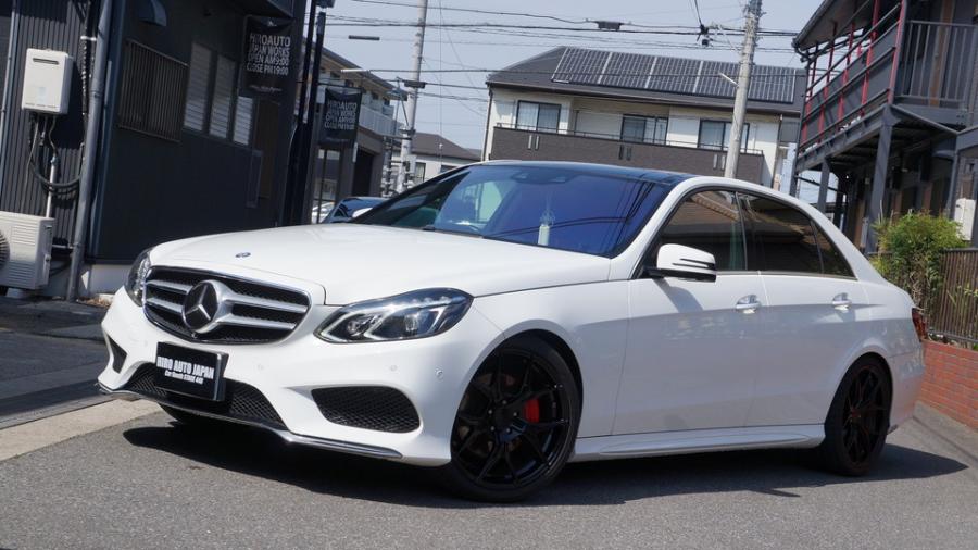 メルセデスベンツEクラス　キャリパー塗装COLOR:#001 Italian losso solid