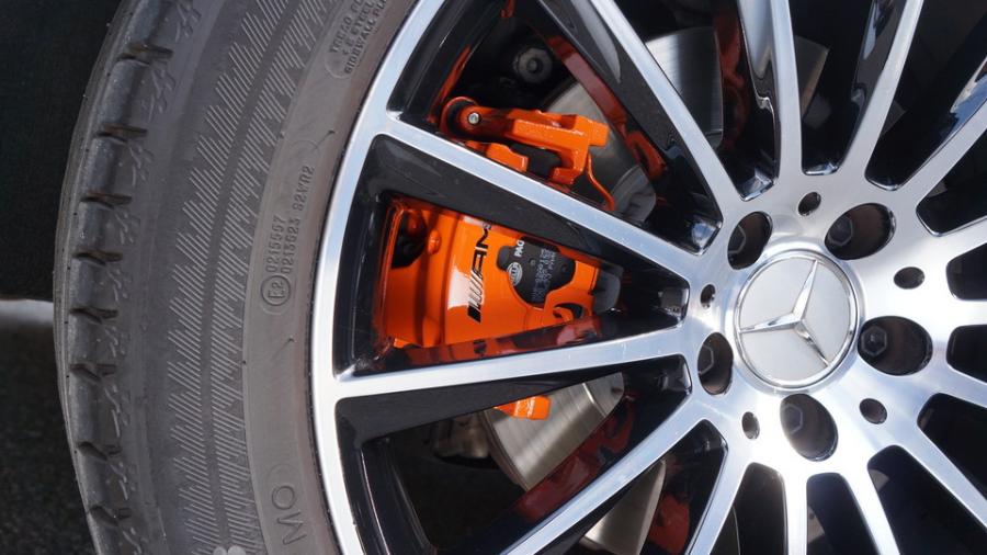 キャリパー塗装施工事例：ベンツGLC43クーペ　キャリパー塗装COLOR:#1110 Valencia premium orange IMG9_2320_1hHrfo_sub6.jpg