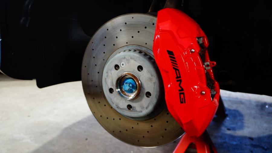 キャリパー塗装施工事例：ベンツGLC43AMG　キャリパー塗装COLOR:#001 Italian losso solid IMG9_2329_C30kmi_sub1.jpg