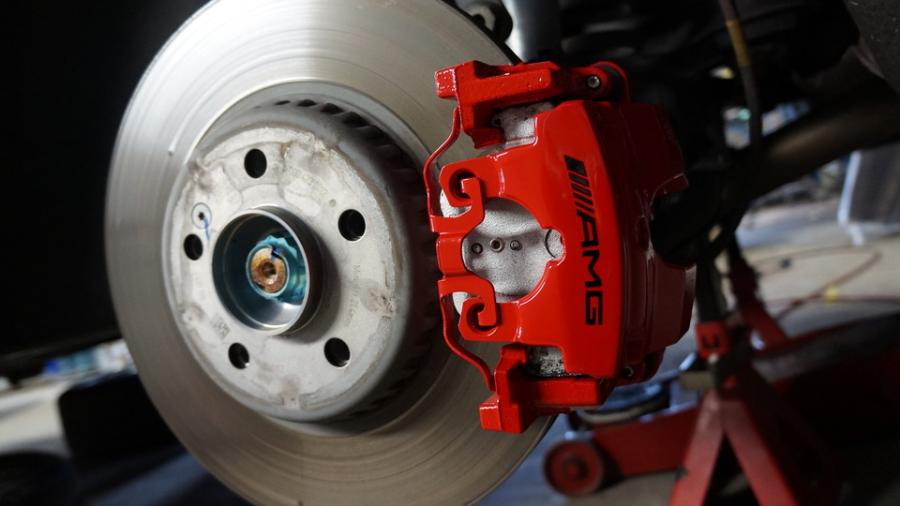 キャリパー塗装施工事例：ベンツGLC43AMG　キャリパー塗装COLOR:#001 Italian losso solid IMG9_2329_C30kmi_sub2.jpg