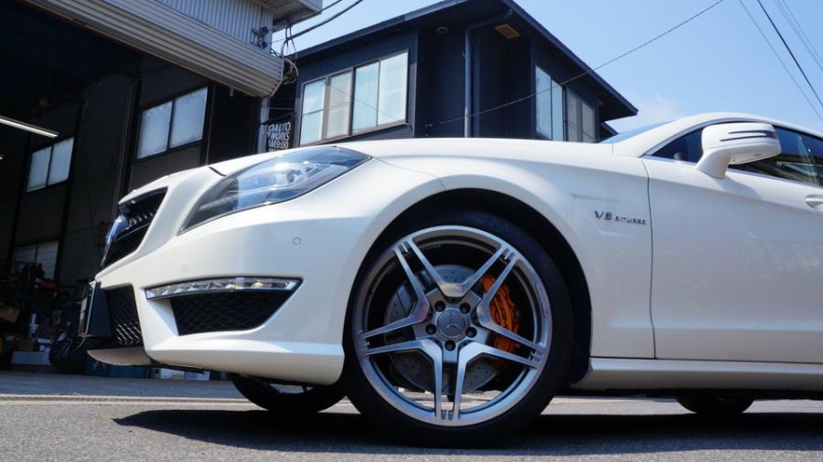 ベンツCLS36AMGｼｭｰﾃｨﾝｸﾞﾌﾞﾚｰｸ　キャリパー塗装COLOR:#030 Royal art pearl orange gold　ローター塗装COLOR:#004 Blast light gray metalic