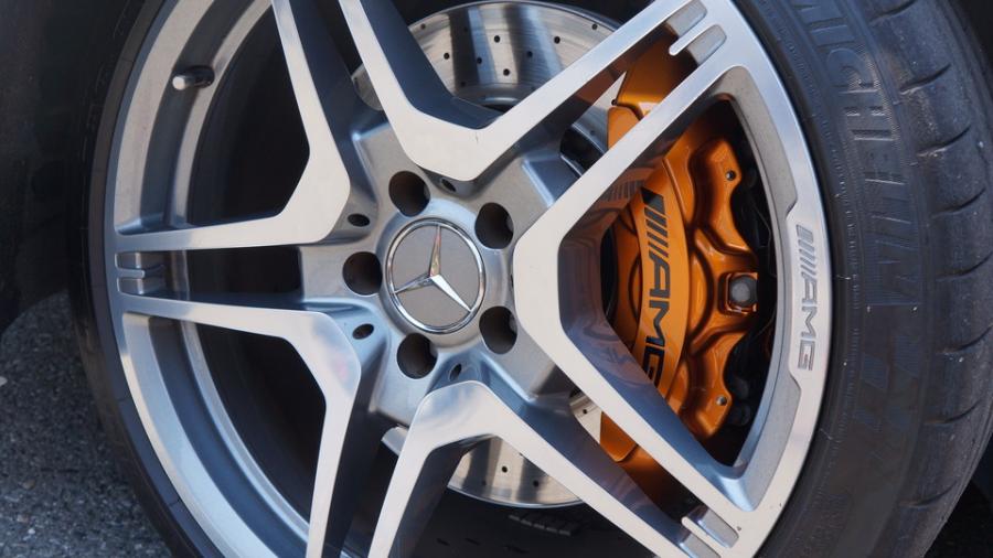 キャリパー塗装施工事例：ベンツCLS36AMGｼｭｰﾃｨﾝｸﾞﾌﾞﾚｰｸ　キャリパー塗装COLOR:#030 Royal art pearl orange gold　ローター塗装COLOR:#004 Blast light gray metalic IMG9_2330_QHQmv9_sub5.jpg