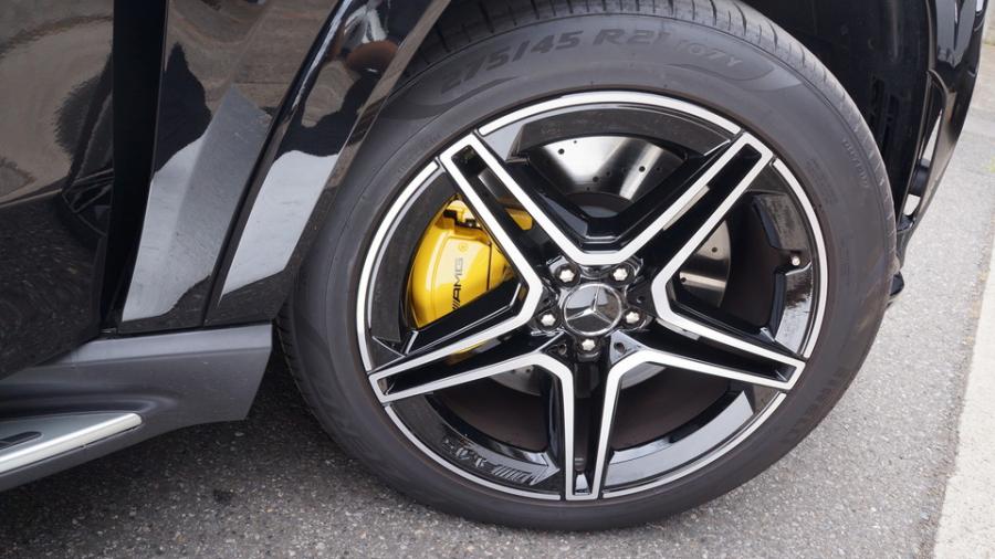 キャリパー塗装施工事例：ベンツGLS400ｄ　キャリパー塗装ＣＯＬＯＲ：#002 giallo modena IMG9_2332_8t7uje_sub6.jpg