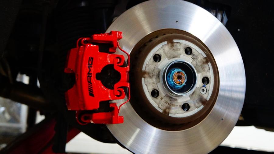 キャリパー塗装施工事例：ベンツGLC43AMG　キャリパー塗装COLOR:#001 Italian losso solid IMG9_2338_rXxJZo_sub2.jpg