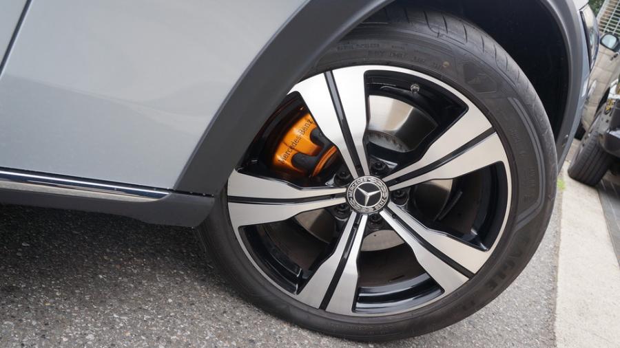 キャリパー塗装施工事例：ベンツEクラスオールロード　キャリパー塗装COLOR:#030 Royal art pearl orange gold　D-DASHブレーキパット装着 IMG9_2343_wBCIG9_sub6.jpg