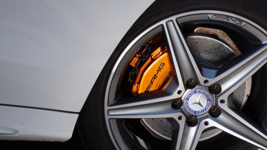 キャリパー塗装施工事例：ベンツCクラス　キャリパー塗装COLOR:#030 Royal art pearl orange gold　D-DASH低ダストブレーキパット装着 IMG9_2348_tqNYJf_sub6.jpg