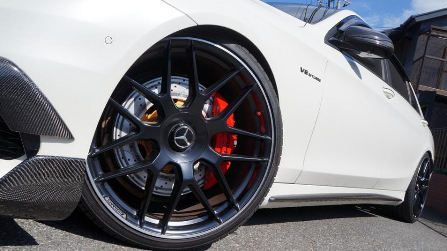 キャリパー塗装施工事例：ベンツS65AMG　キャリパー塗装COLOR:#001 Italian losso solid　ローター塗装COLOR:#003 Tokyo midnight gold IMG9_2363_scghr8_sub3.jpg