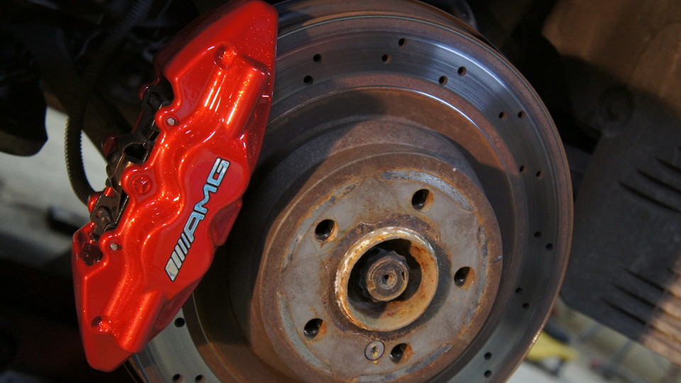 キャリパー塗装施工事例：W211ベンツE63AMGキャリパー 塗装色：	#011 royal flash candy red IMG9_605_oEW9lj_sub2.jpg