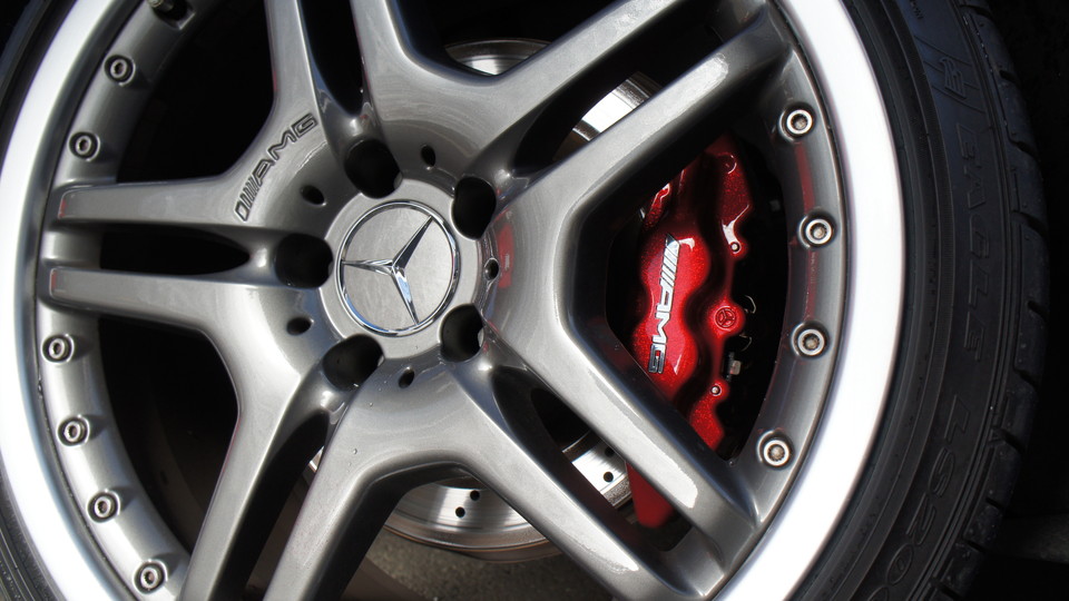 キャリパー塗装施工事例：W211ベンツE63AMGキャリパー 塗装色：	#011 royal flash candy red IMG9_605_oEW9lj_sub8.jpg