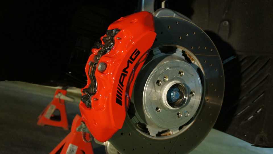 キャリパー塗装施工事例：ベンツBenz-S63AMG　塗装色：	#001 Italian losso solid IMG9_615_iWC9wx_sub1.jpg