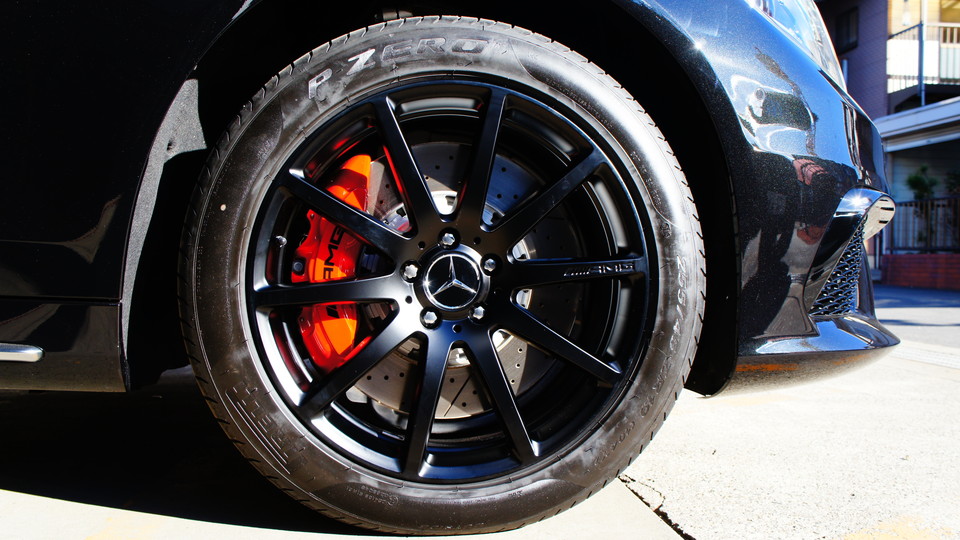 キャリパー塗装施工事例：ベンツBenz-S63AMG　塗装色：	#001 Italian losso solid IMG9_615_iWC9wx_sub4.jpg