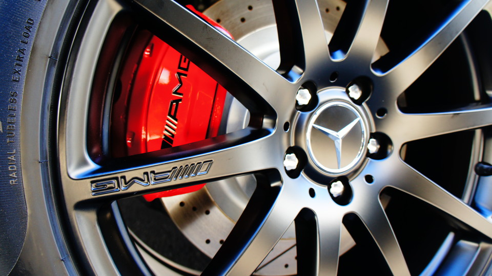 キャリパー塗装施工事例：ベンツBenz-S63AMG　塗装色：	#001 Italian losso solid IMG9_615_iWC9wx_sub5.jpg