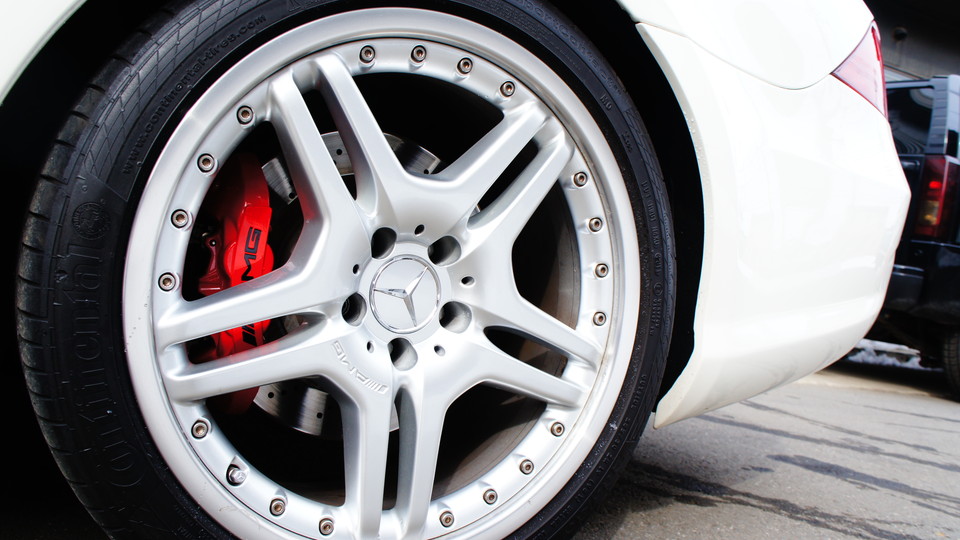 キャリパー塗装施工事例：ベンツCLS63AMG キャリパー塗装 カラー：#001 Italian losso solid IMG9_628_UrwyV4_sub3.jpg