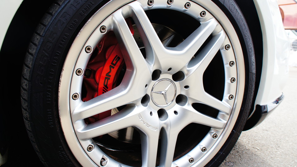 キャリパー塗装施工事例：ベンツCLS63AMG キャリパー塗装 カラー：#001 Italian losso solid IMG9_628_UrwyV4_sub7.jpg