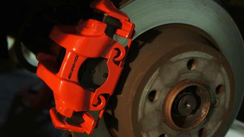 キャリパー塗装施工事例：ベンツEクラスW211純正キャリパー塗装　カラー：#001 Italian losso solid IMG9_747_YP2oTM_sub1.jpg