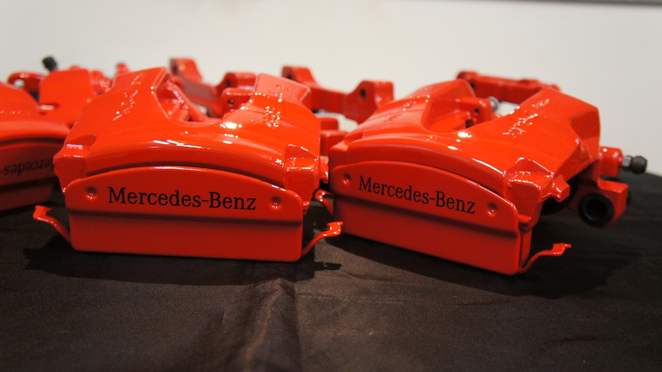 キャリパー塗装施工事例：ベンツW166ML純正キャリパー塗装　カラー：#001 Italian losso solid IMG9_757_2AYNbz_sub1.jpg