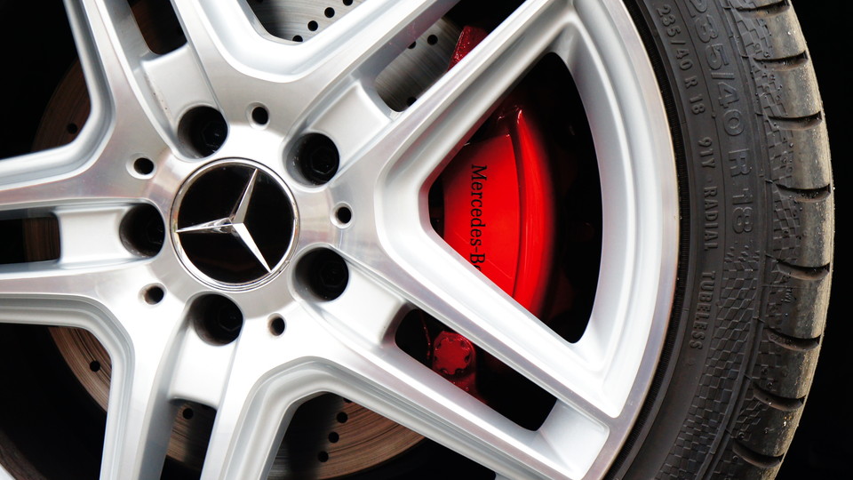 キャリパー塗装施工事例：ベンツE250カブリオレ純正キャリパー塗装　カラー：#010 premiun rouge candy red IMG9_759_wBedlm_sub2.jpg