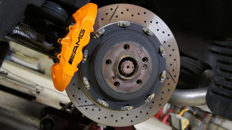 キャリパー塗装施工事例：ベンツSL65AMG純正キャリパー塗装　カラー：#098 honey of pearl orange IMG9_761_oWzgTb_sub1.jpg