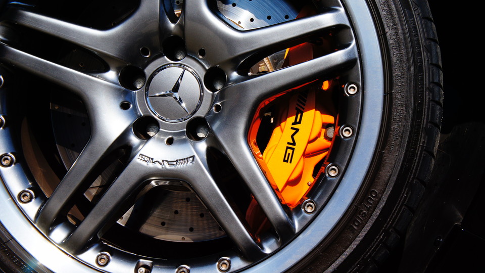 キャリパー塗装施工事例：ベンツSL65AMG純正キャリパー塗装　カラー：#098 honey of pearl orange IMG9_761_oWzgTb_sub2.jpg