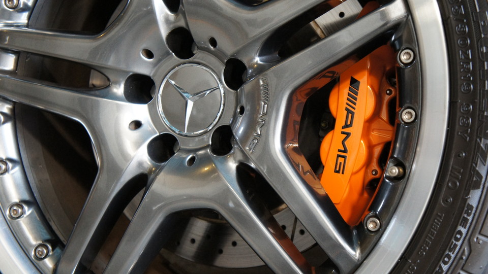 キャリパー塗装施工事例：ベンツSL65AMG純正キャリパー塗装　カラー：#098 honey of pearl orange IMG9_761_oWzgTb_sub3.jpg