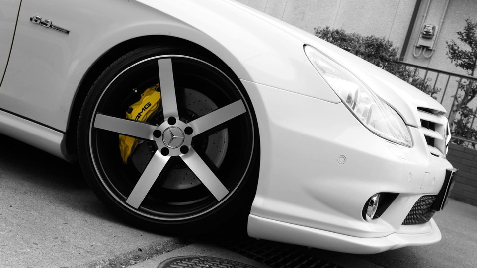 キャリパー塗装施工事例：ベンツCLS63AMG キャリパー塗装　カラー：#020 hawaiian passion yellow IMG9_765_FqoTaL_sub2.jpg