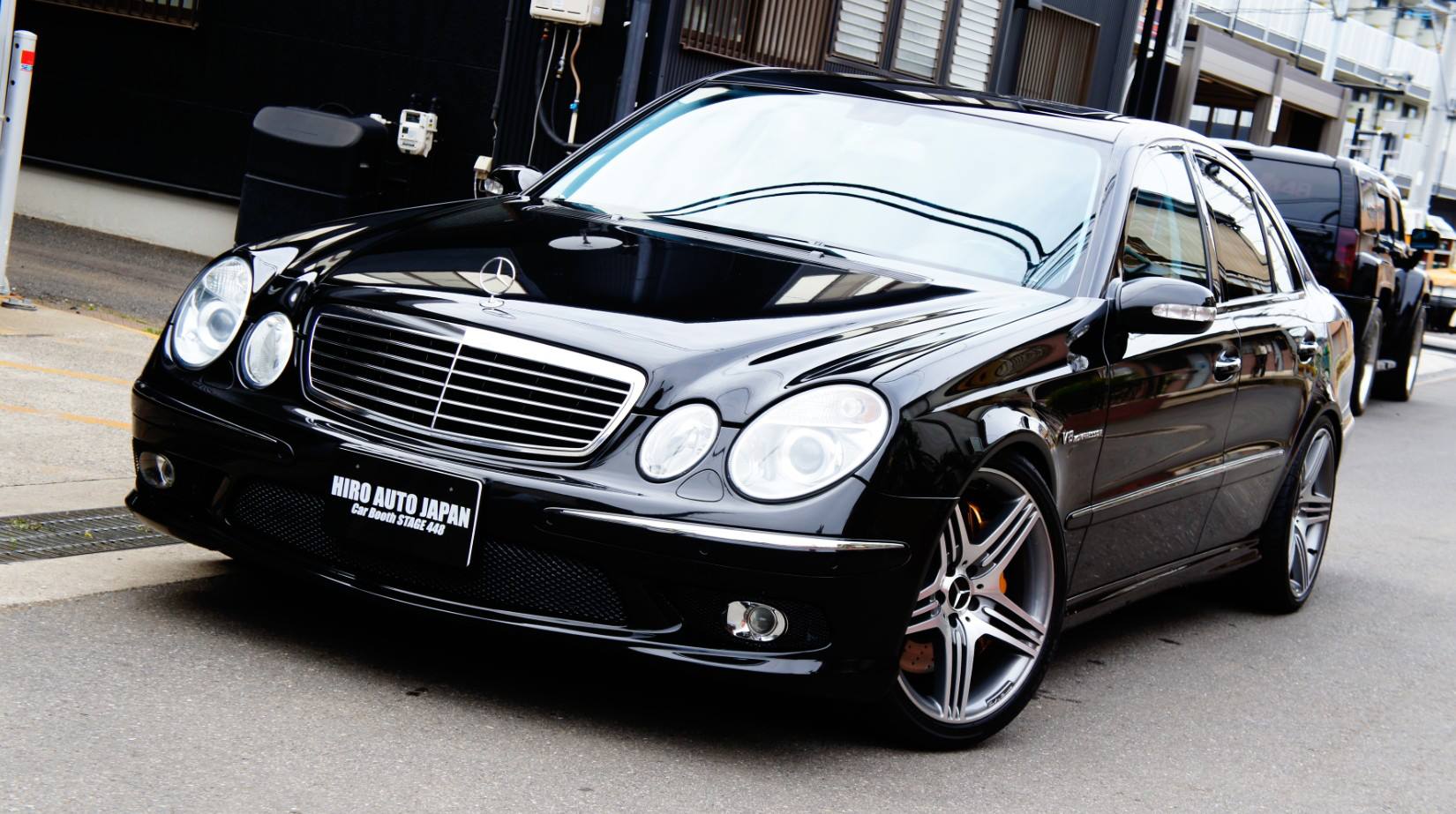 キャリパー塗装施工事例：Benz E55AMGキャリパー塗装＆ローター塗装＆LOGO★キャリパーCOLOR:tokyo midnight gold#003、ローターCOLOR:matte black IMG9_816_INQTR1_sub8.jpg