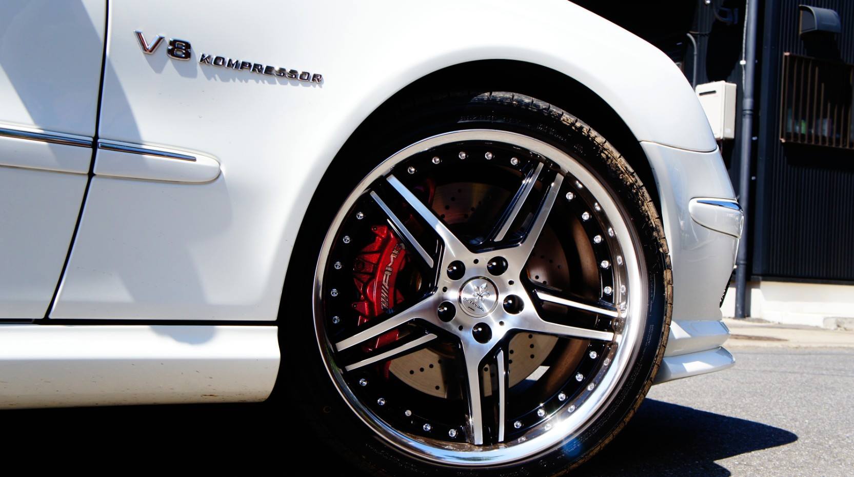 キャリパー塗装施工事例：Benz E55AMG SW W211キャリパー塗装＆LOGO★COLOR:#011 royal flash candy red IMG9_855_3cE543_sub3.jpg