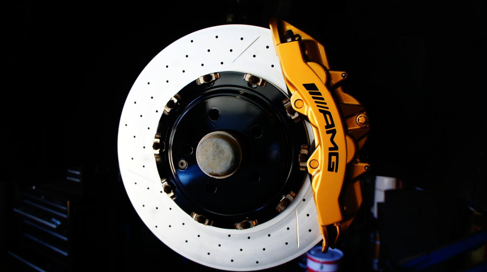 キャリパー塗装施工事例：Mercedes-Benz SL55AMGキャリパー塗装COLOR：#003 tokyo midnight gold ローター塗装COLOR：#005 deep coal black その他：HAJフルカスタム IMG9_870_goSrpI_sub1.jpg