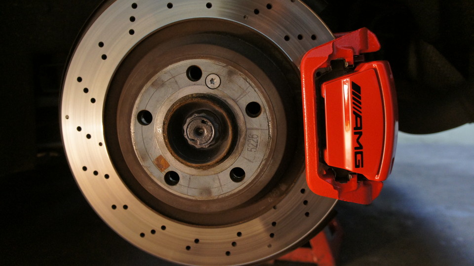 キャリパー塗装施工事例：ベンツR231 SL純正キャリパー塗装　COLOR:#001 Italian losso solid IMG9_927_O6tjpt_sub2.jpg