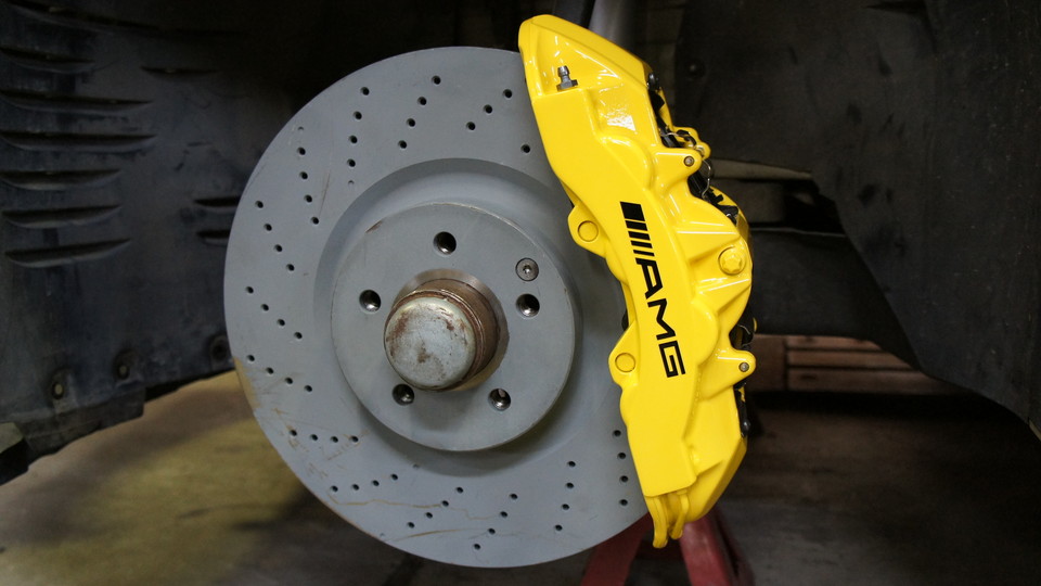 ベンツBenz R230AMG用ブレンボキャリパー取付塗装　COLOR:#002 giallo modena